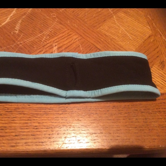 NWT Inmotion Reflective ponytail holder - Picture 5 of 5